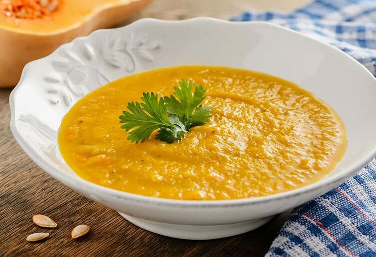 Суп-поре з гарбуза є корисною та легкою першою стравою при подагрі